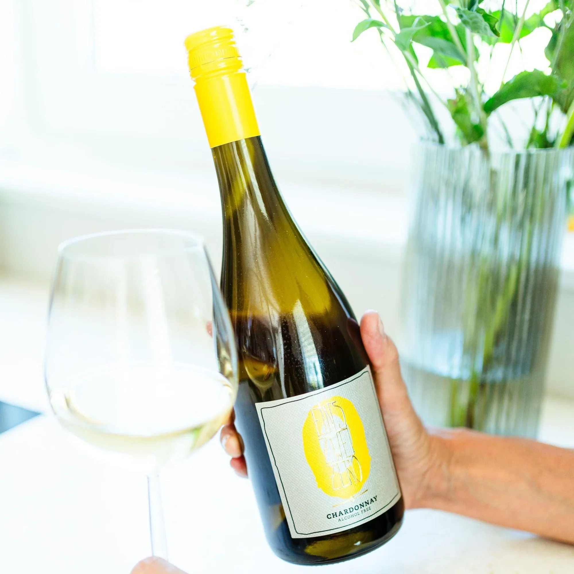 Leitz Non-Alcoholic Eins Zwei Chardonnay - Image 2
