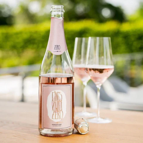 Leitz - Eins Zwei Zero Sparkling Rosé Non-Alcoholic Wine - Image 2