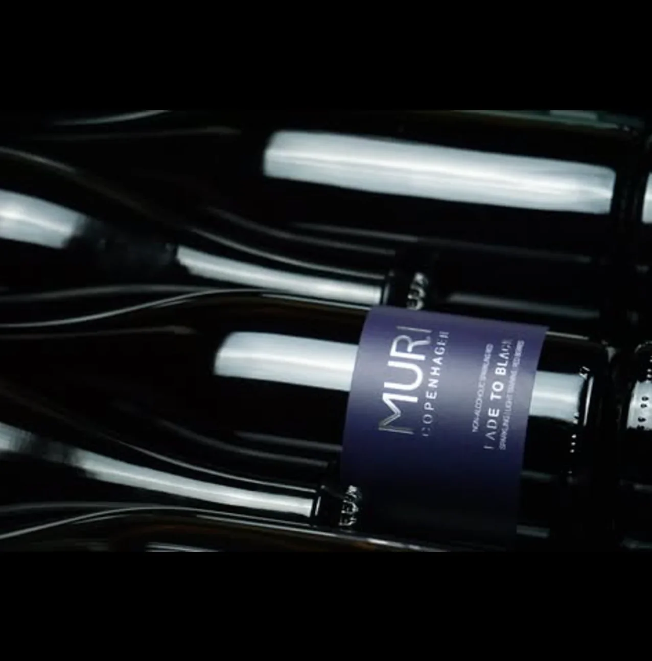 Muri - Fade to Black Sparkling Red - Image 2